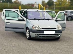 RENAULT CLIO 1.4 16V ETOILE 5DR D'OCCASION CÔTÉ GAUCHE/DROIT - Product Image 2