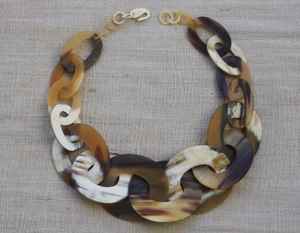 Collar de cuerno Look & Feel orgánico MN EXPORT Collar de gota de cuerno simple Regalo elegante hecho a mano - Product Image 1