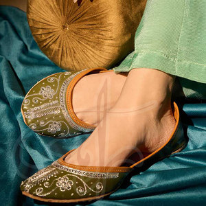 Hot Selling Bulk Quantity Women <b>Khussa</b> Fashion Trend Printed Anti-Slippery Customizable Color & Logo New Design - Product Image 4