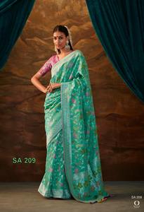 Dernier concepteur Pure Viscose Dola Silk Border Saree par Fab Zone - Product Image 2