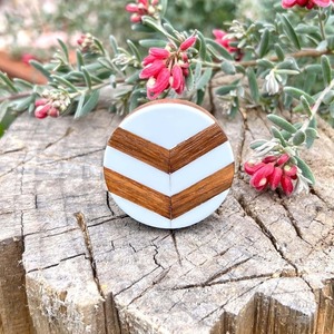 Pomos de puerta de Madera hechos a mano de nuevo estilo para armarios de cocina y tocadores Precio al por mayor Manija de puerta de bocina para uso diario - Product Image 4