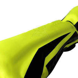 การออกแบบกันลื่นเพื่อความมั่นคงในระหว่างกิจกรรมแผ่นหน้าแข้งสำหรับนักกีฬาที่มีวัสดุระบายอากาศและกระชับพอดี - Product Image 4