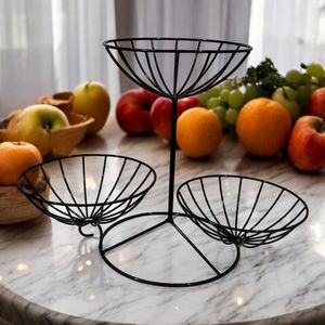 Cesta de frutas de metal con marco de desplazamiento artístico con base de alambre sólido hecha para exhibir frutas y mejorar los diseños rústicos del hogar - Product Image 2