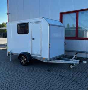 Remorque de transport de moto Esselmann Caravello à essieu simple fermée, best-seller - Product Image 2