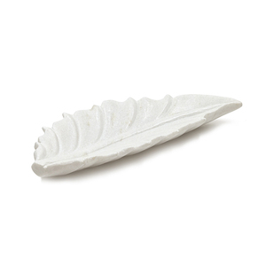 Plateau à bibelots en feuilles de marbre blanc au design moderne de la meilleure qualité, parfait pour le fromage, la charcuterie et les desserts disponibles à la vente - Product Image 1