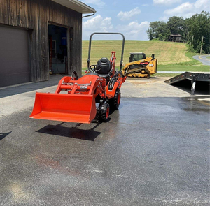 Tracteur compact Kubota BX23S 4x4 diesel 23 CV à faible consommation, modèle 2025, avec chargeur et pelle arrière, prêt à être expédié, livraison rapide - Product Image 1