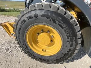 2022 244L Kubota Motor rueda de cargador frontal Eaton cilindro hidráulico bomba de caja de cambios 8 toneladas 2 toneladas 1 año utilizado para cubo de uso doméstico - Product Image 2