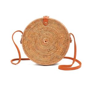 Bolso de Hombro de Ratán Hecho a Mano Estilo Vintage, Bolso Redondo de Paja Tejida con Textura Natural, Accesorio de Moda Bohemio para la Playa - Product Image 1