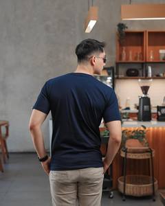 Chemise Henley à manches longues pour femmes, tenue décontractée de tous les jours confortable et douce avec tissu en toile à motif solide et design boutonné classique - Product Image 5