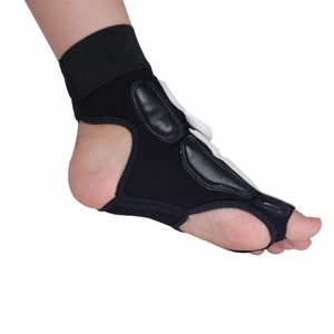 2025 Precio al por mayor Calcetines electrónicos aprobados por WTF con sensores avanzados Protector de pie de Taekwondo profesional por Maximize Wear - Product Image 6