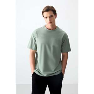 เสื้อยืดผู้ชายทรงโอเวอร์ไซส์ สีเขียวอ่อน เนื้อผ้าฝ้ายหนานุ่ม รุ่นเบสิค - 88378 - ลายกระบองเพชร - Product Image 1