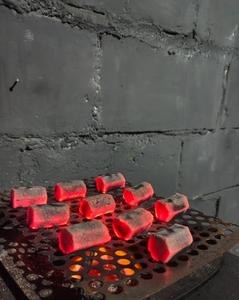 Charbon de bois hexagonal noir Ahsan fabriqué à partir de coques de noix de coco à 100 %, teneur en cendres de 1,0 % à 3,0 %, 7000-8000 Kcal/kg pour chicha - Product Image 3