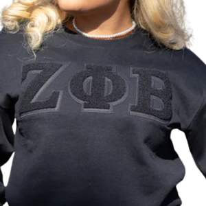 Sudadera ZPHIB negra con algodón suave y letras de chenilla para miembros de la Hermandad Ropa griega elegante - Product Image 3