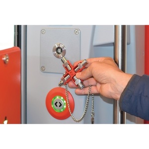 Clé de cabinet multifonction 9 en 1 SuBMaster à 14 fonctions avec mousqueton sur chaîne par SCHUEBO - Product Image 3