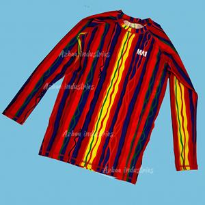 Fabricante al por mayor diseño personalizado MMA Rash Guard para hombres mujeres últimos diseños GYM compresión Rash Guards - Product Image 6