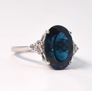 แหวนท็อปพาซสีน้ำเงินลอนดอนจากแล็บ - แหวนเงินแท้ 92.5 สำหรับงานหมั้น ของขวัญสำหรับเธอ ของขวัญคริสต์มาส - Product Image 3