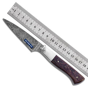 Cuchillo de Caza Hecho a Mano Personalizado DD-DAM-470, Hoja de Acero de Damasco de 3.5mm de Grosor, Punta Caída, Empuñadura de Madera Wenge con Refuerzos de Acero Inoxidable - Product Image 1