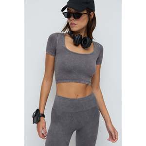 Blouse courte décontractée avec logo brodé, tissu en mousseline de soie tricotée, taille XL, sans col, motif 3D, coupe ajustée pour le printemps et l'automne - Product Image 2