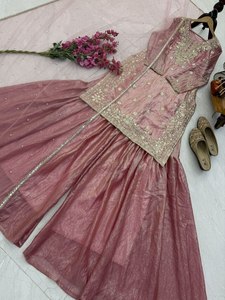 Salwar Kameez de Georgette de Seda de Primera Calidad Estilo Teej con Piel Sintética Multicolor Sin Costuras para Fiestas de Invierno - Product Image 5