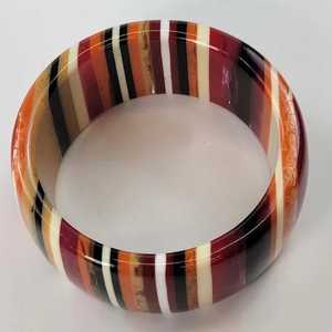 Vente en gros, bracelet personnalisé de bonne qualité, abordable, fabriqué à la main, en résine, pour femmes indiennes. - Product Image 3