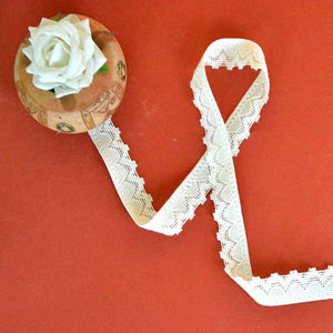 Dentelle brodée traditionnelle indienne multi-tailles 100% polyester avec miroir et travail de fil, volant pour décorations - Product Image 1