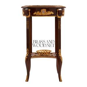 โต๊ะข้างทรงกลมหรูหราพร้อมท็อปหินอ่อนสีน้ำตาลและตกแต่งด้วยทองเหลืองลายประณีต ดีไซน์สองชั้นสำหรับตกแต่งบ้านสไตล์คลาสสิก - Product Image 2