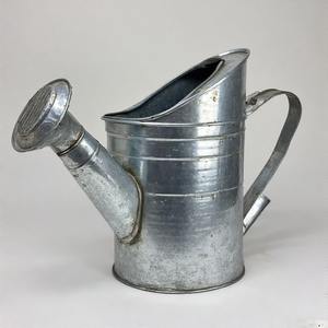 Arrosoir en fer galvanisé de designer avec style vintage pour la décoration intérieure rustique et le jardinage - Product Image 2