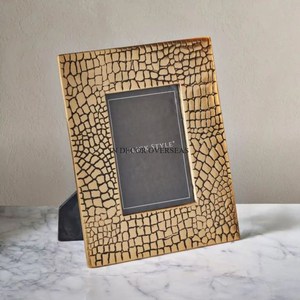 High Grade <b>Gold</b> Plated Unique Fancy Designer Superior Quality Metal <b>Photo</b> <b>Frame</b> For Memorable Family Pictures Display Home Decor - Product Image 5