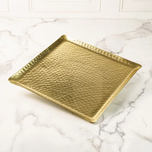 Plateau décoratif en forme de feuille de finition dorée pour servir les aliments dans la maison, le restaurant ou l'hôtel. - Product Image 3