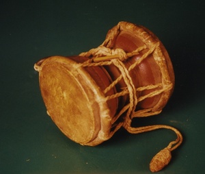 Instrument de musique à tambour classique élégant avec finition polie pour les rassemblements culturels de mariages et les célébrations de festival - Product Image 6