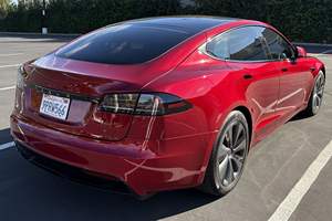 Tesla Model S Plus 2024 d'occasion en excellent état, sans accident, conduite à gauche/droite - Product Image 3