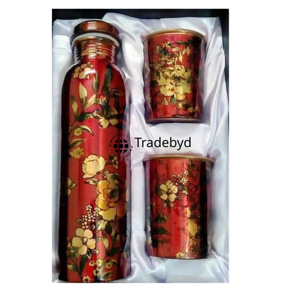 La bouteille en cuivre ayurvédique faite pour de l'eau pure bénéficie d'une esthétique artisanale intemporelle Tradebyd - Product Image 3