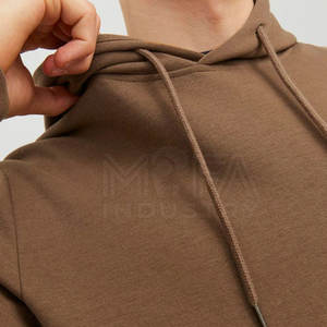 Sweat à capuche à la mode pour hommes Cozy Basics Sweats à capuche en coton mélangé Conceptions personnalisées, Idéal pour le streetwear ou les vêtements décontractés - Product Image 3