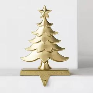 Soporte de calcetín de Metal para decoración navideña, gancho de chimenea de hierro para colgar regalos, adornos y accesorios navideños - Product Image 1