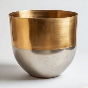 Macetero mínimo de dos tonos hecho en aluminio duradero para resaltar las esquinas del hogar con un toque botánico elegante - Product Image 3