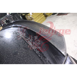 POUR W204 BERLINE STYLE V1 SEC EN FIBRE DE CARBONE SPOILER - Product Image 4