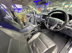 รถยนต์มือสองคุณภาพดีราคาประหยัด ปี 2019 ฟอร์ด เอเวอร์เรสต์ 2.2 TD-Ci X-LT เกียร์ออโต้ พวงมาลัยขวา - Product Image 2