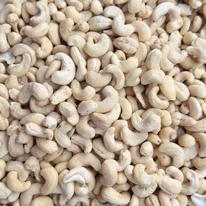 Noix de cajou grillées entières en gros à bas prix W180 W240 W320 Fournisseurs de noix de cajou Santigo Vietnam Délai de livraison court - Product Image 1