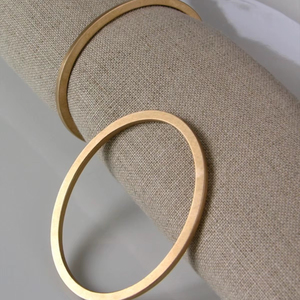 Anneau de serviette en métal de luxe, finition haut de gamme, décoration de table à manger, support élégant et formel, brillant, raffiné, exclusif - Product Image 1