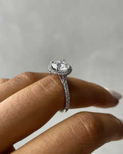 แหวนหมั้นเพชรแบบเพชร18K สีเหลืองทองหรูหราได้รับการรับรองจาก giigi ตามต้องการ - Product Image 3