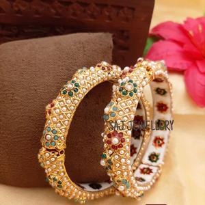 Royal Meenakari Brazalete que se puede abrir Joyería DE BODA Brazalete que se puede abrir en tono dorado con Meenakari colorido Mujeres Niñas - Product Image 1