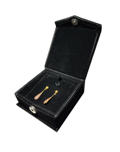 Boîte à bijoux magnétique polyvalente 98x95x38mm Cadeau en forme de rectangle pour boucles d'oreilles et pendentifs - Product Image 1