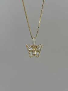 Pendentif minimaliste en or vermeil avec charme papillon pavé de moissanite chrétienne raffinée, alternative au diamant, unisexe - Product Image 5