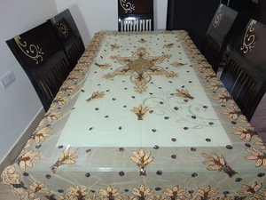 Organza de mariage à motif géométrique de haute qualité et chemin de table brodé à la main en filet Offre Spéciale salle à manger et maison élégantes - Product Image 3