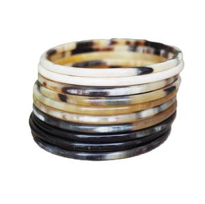 Brazalete de cuerno de búfalo personalizable con logotipo personalizado Característica de acento Brazalete de cuerno de buey ligero Pulseras apilables Estilo étnico - Product Image 4