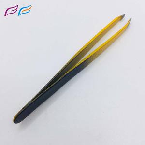 Pince à épiler noire en acier inoxydable avec logo personnalisé, pince à épiler biseautée, vente chaude, fabricant OEM ODM, fournisseur d'outils de beauté - Product Image 4