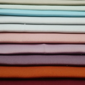 ผ้าม่านกันแสง300ซม. จากผู้ผลิตตุรกี245gsm 100% โพลีเอสเตอร์ผ้าทอสองหน้าแบบเรียบสำหรับบ้านพร้อมส่งห้องนั่งเล่น - Product Image 6