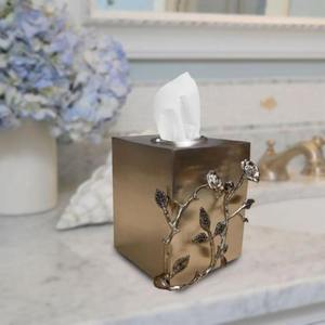 Porte-mouchoirs élégants en laiton Offre Spéciale avec des détails vintage, offrant une touche antique à votre salle de bain ou à votre espace de vie - Product Image 4