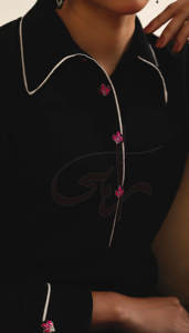 ชุดสูทผู้หญิงสั่งตัดสไตล์เฉพาะตัว ปกคอพับเรียบง่าย เป็นมิตรกับสิ่งแวดล้อม คุณภาพสูง มีสินค้าพร้อมส่ง - Product Image 6