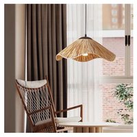 Lampe suspendue traditionnelle moderne en bambou personnalisable minimaliste esthétique fonctionnelle rotin tissé à la main lampe OEM du Vietnam